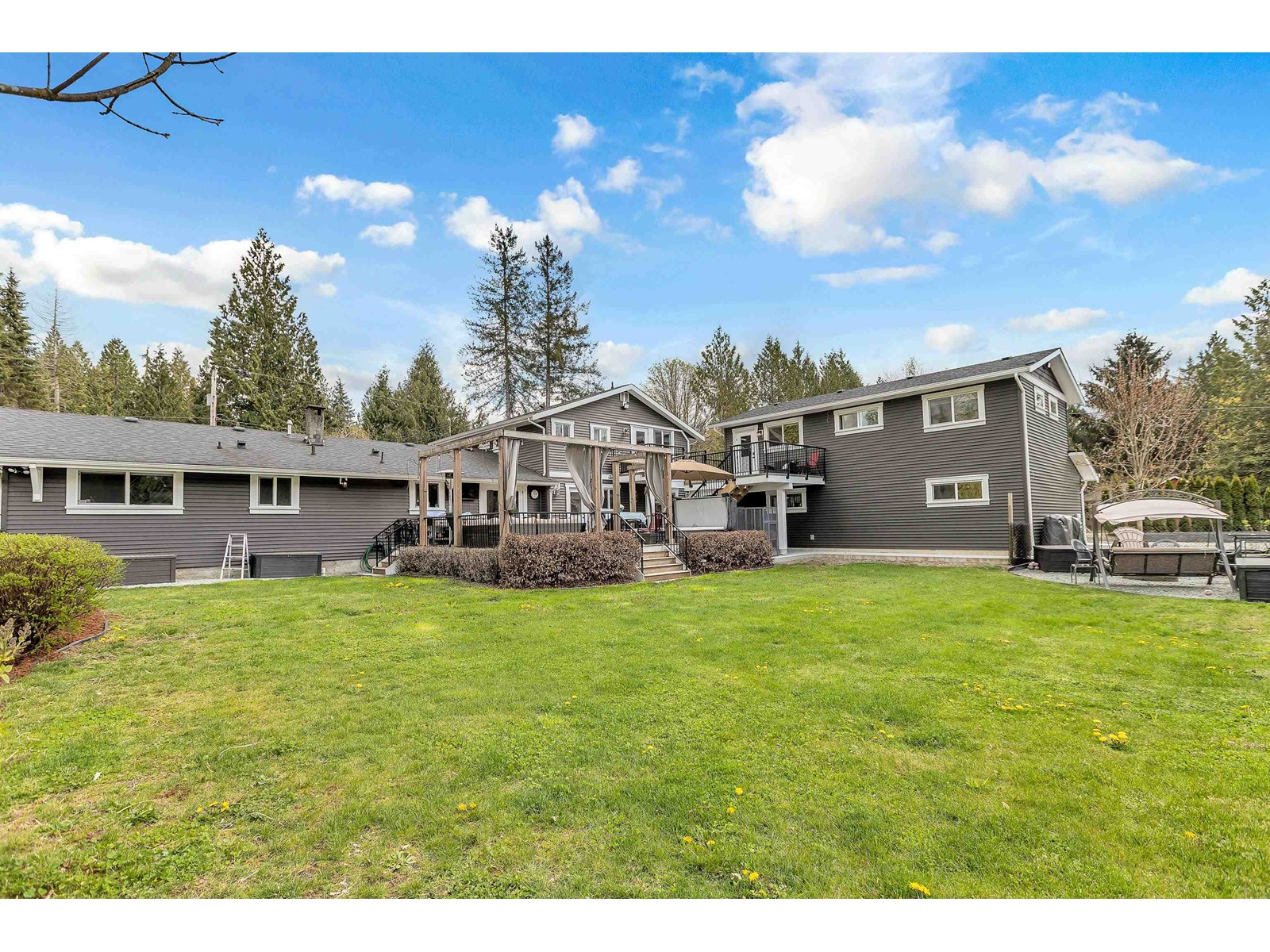 24197 Fern Crescent, Maple Ridge, BC, V4R 2S1
