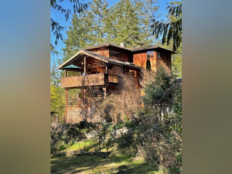 4509 Pollock Road, Pender Harbour Egmont, BC, V0N 2H1