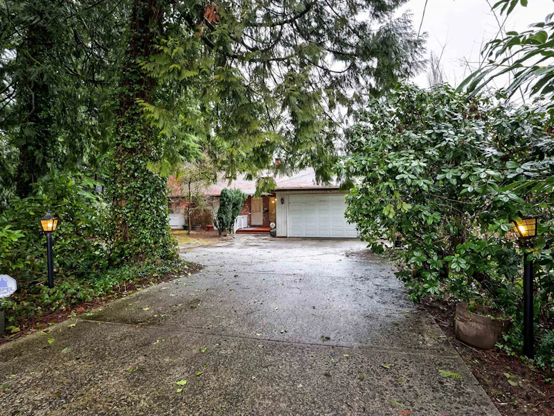 21549 124th Avenue, Maple Ridge BC V2X 4H4
