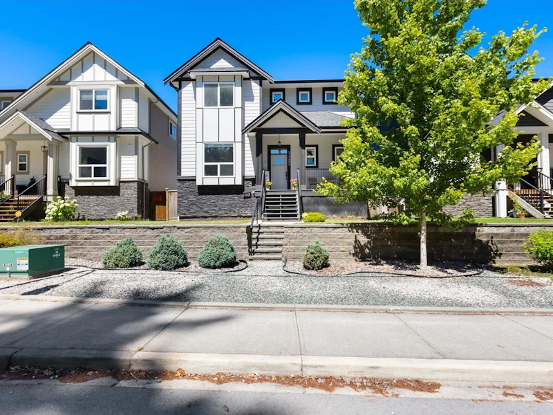 24285 112th Avenue, Maple Ridge BC V2W 1H5