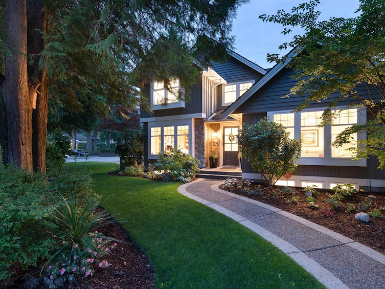 1192 Edgewood Place, North Vancouver, BC, V7R 1Z1