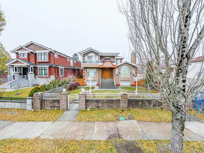 2329 Fraserview Drive, Vancouver BC V5P 2N5