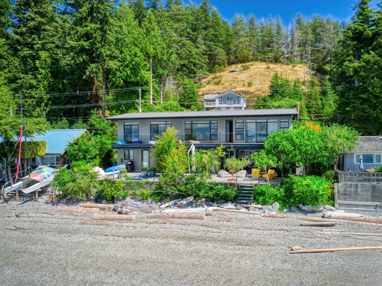 6823 Sunshine Coast Highway, Sechelt, BC, V7Z 0N1