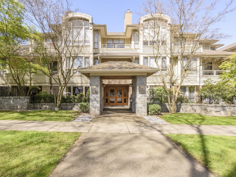 111 - 3777 W 8th Avenue, Vancouver BC V6R 1Z2