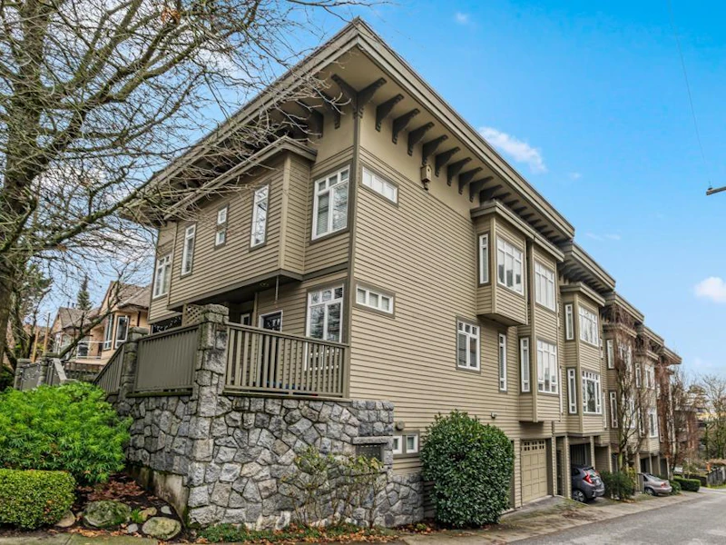 6 - 119 E 6th Street, North Vancouver BC V7L 1N9