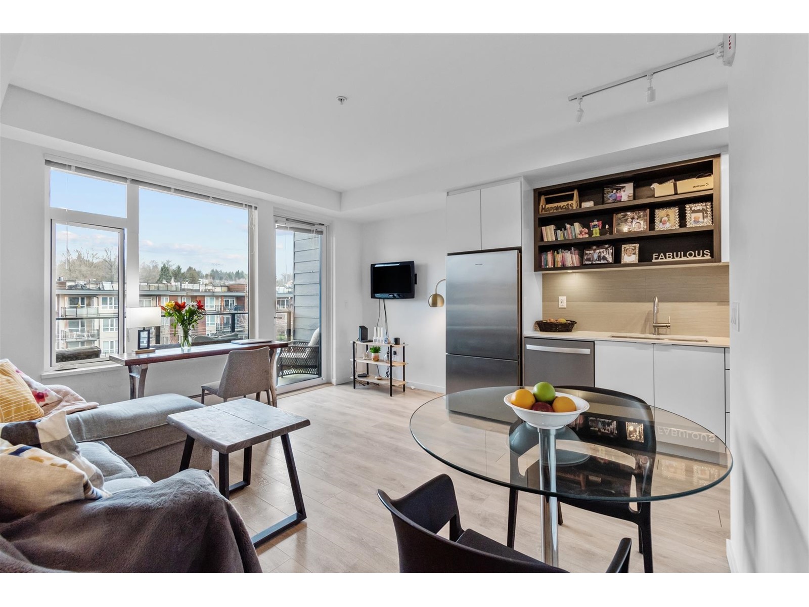 414-725 Marine Drive, North Vancouver, BC, V7M 0G2