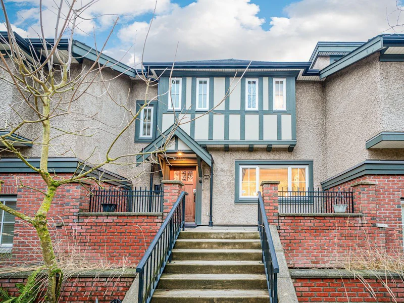 6131 Oak Street, Vancouver BC V6M 2W3