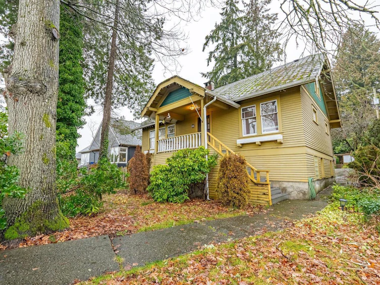 256 East 25th Street, North Vancouver, BC, V7N 1A1