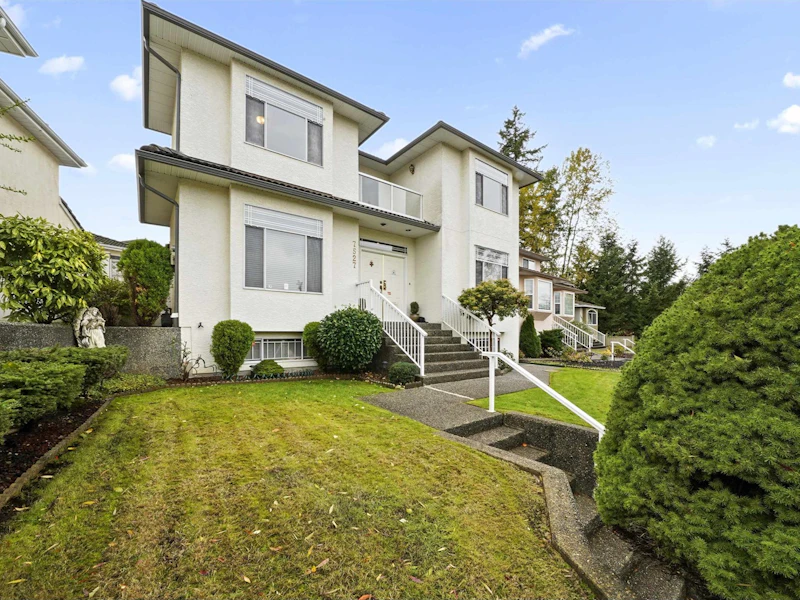 7527 Cascade Street, Burnaby BC V3N 4W1