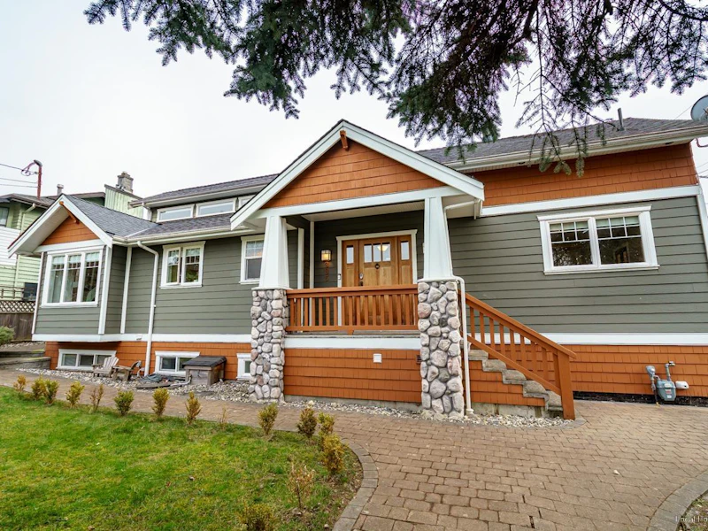 385 Mundy Street, Coquitlam BC V3K 5M9