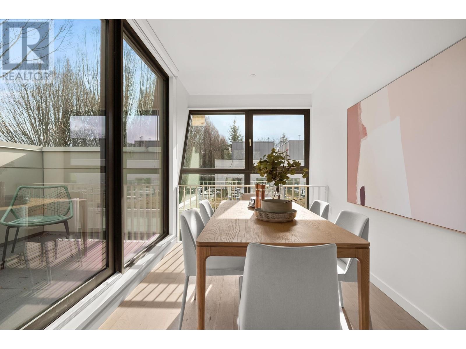 2-6 West 17th Avenue, Vancouver, BC, V5Y 1Z4