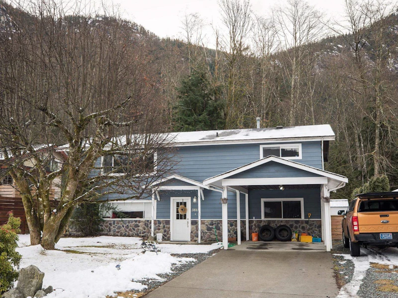 38132 Guilford Drive, Squamish BC V0N 0C2