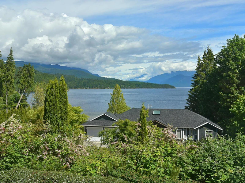 6506 N Gale Avenue, Sechelt BC