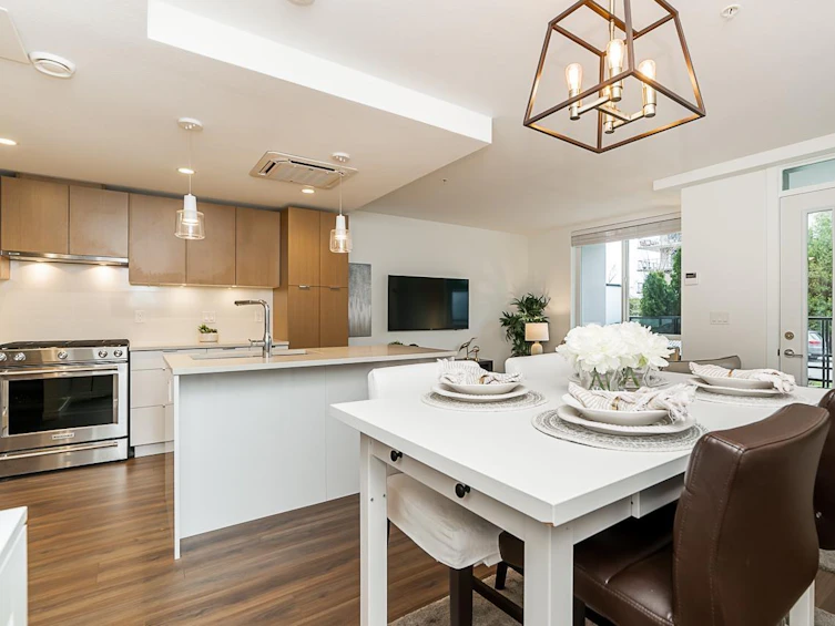 TH5-108 East 8th Street, North Vancouver, BC, V7L 0H1