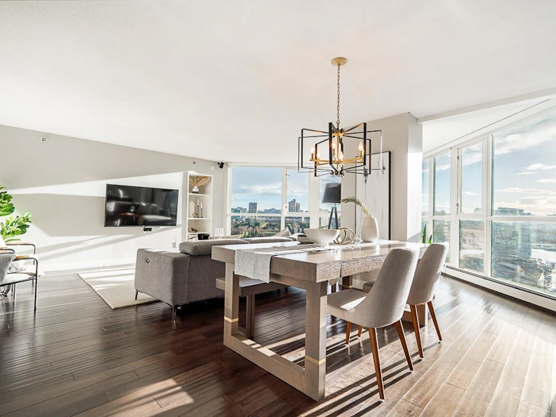 1702 - 289 Drake Street, Vancouver BC V6B 5Z5