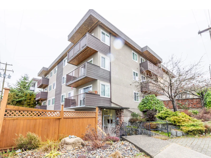 301 - 241 St. Andrews Avenue, North Vancouver BC V7L 3K8