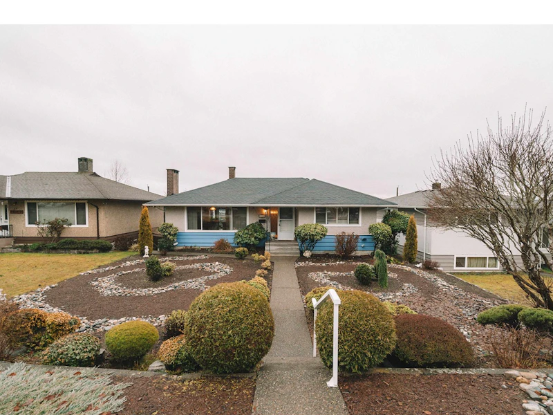 945 Whitchurch Street, North Vancouver BC V7L 2A7