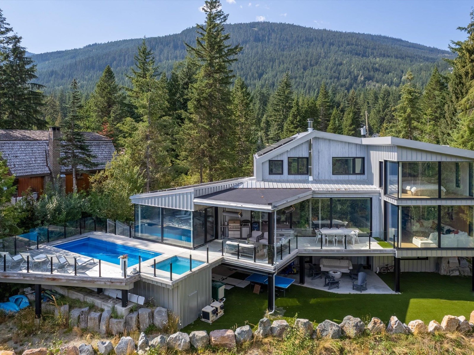 8550 Buckhorn Place, Whistler, BC, V8E 0G2