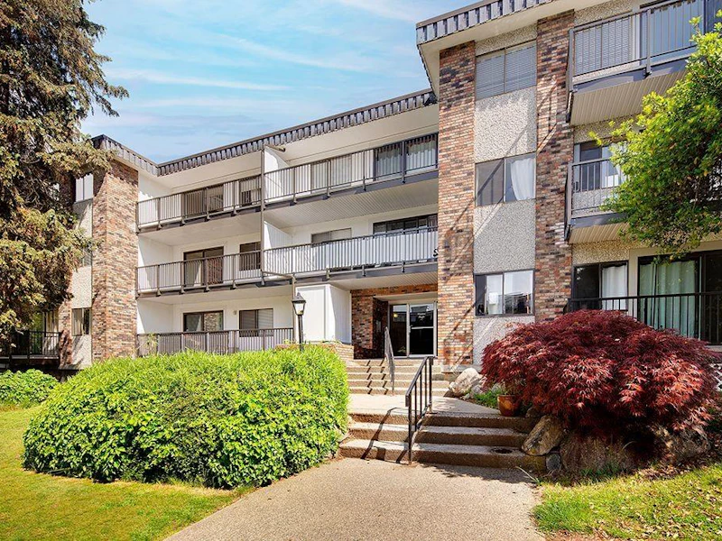 209 - 160 E 19th Street, North Vancouver BC V7L 2Y8