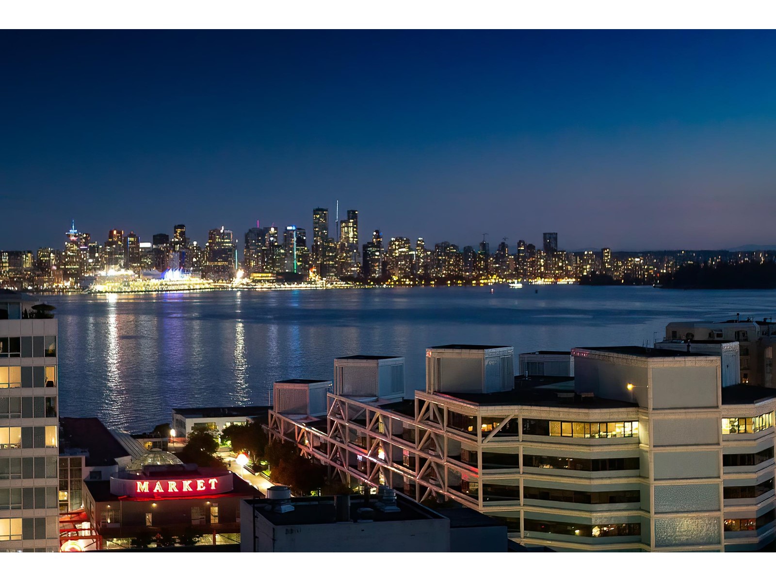 PH1-124 West 1st Street, North Vancouver, BC, V7M 3N3