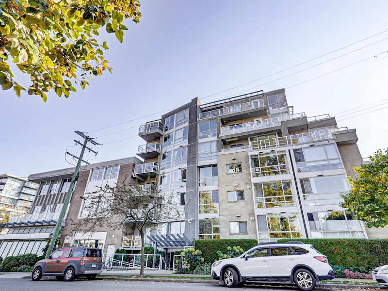 403 - 1818 W 6th Avenue, Vancouver BC V6J 1R6