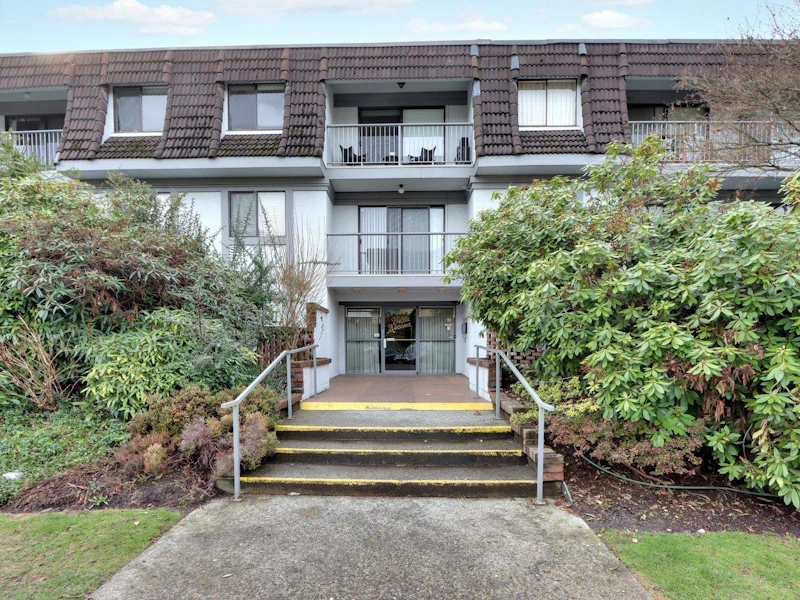 102 - 275 W 2nd Street, North Vancouver BC V7M 1C9