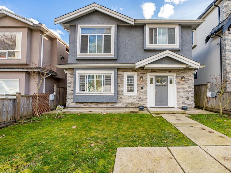 2716 Mcgill Street, Vancouver, BC, V5K 1H5