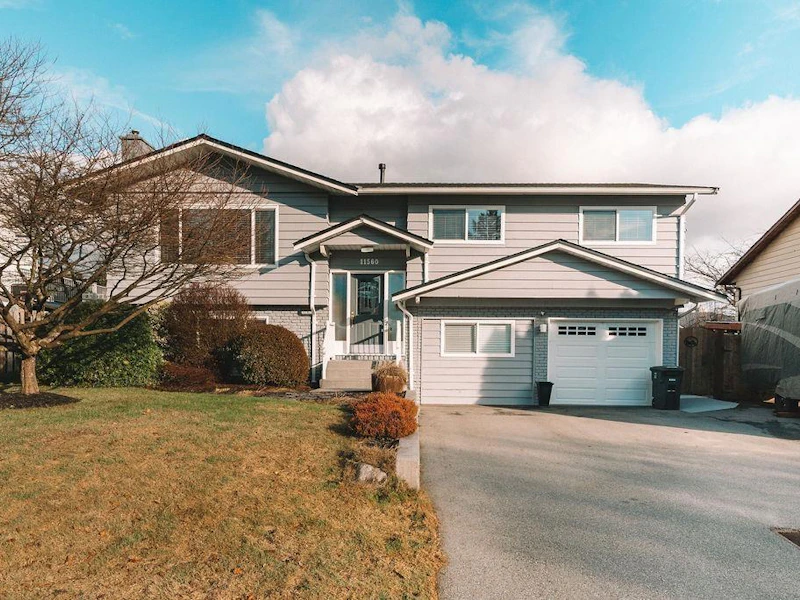 11560 196b Street, Pitt Meadows BC V3Y 1P2