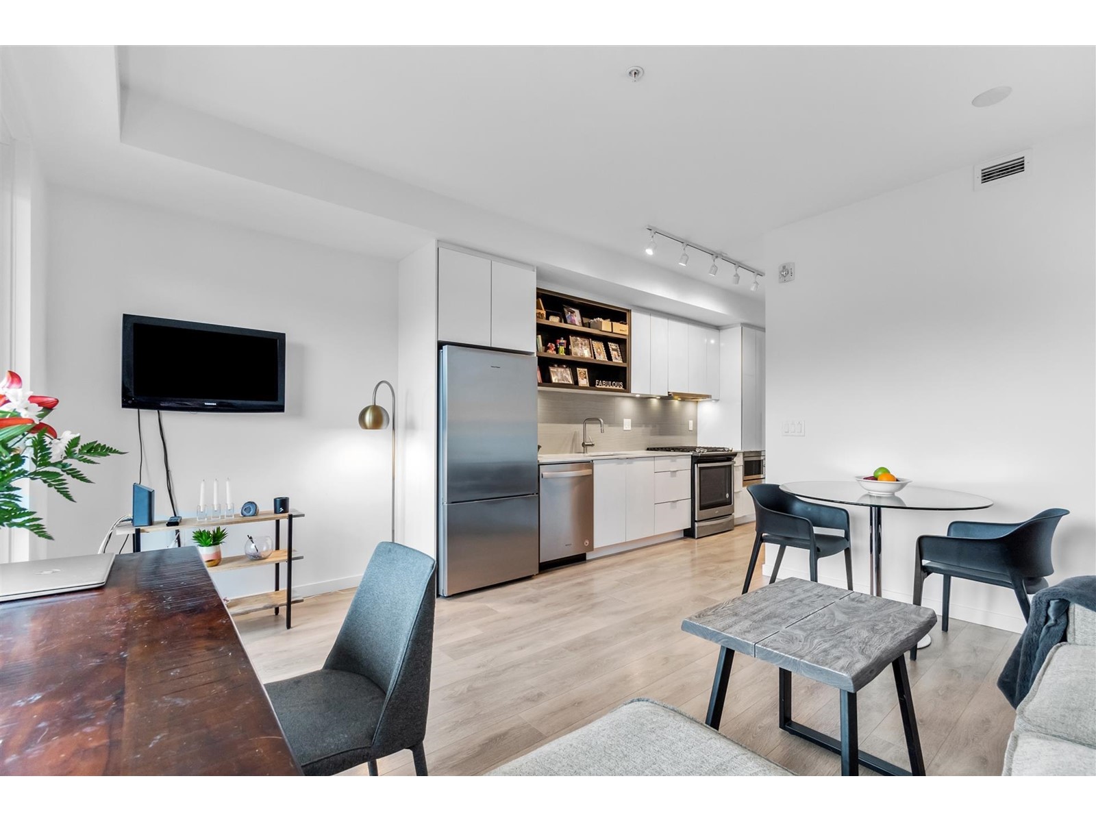 414-725 Marine Drive, North Vancouver, BC, V7M 0G2