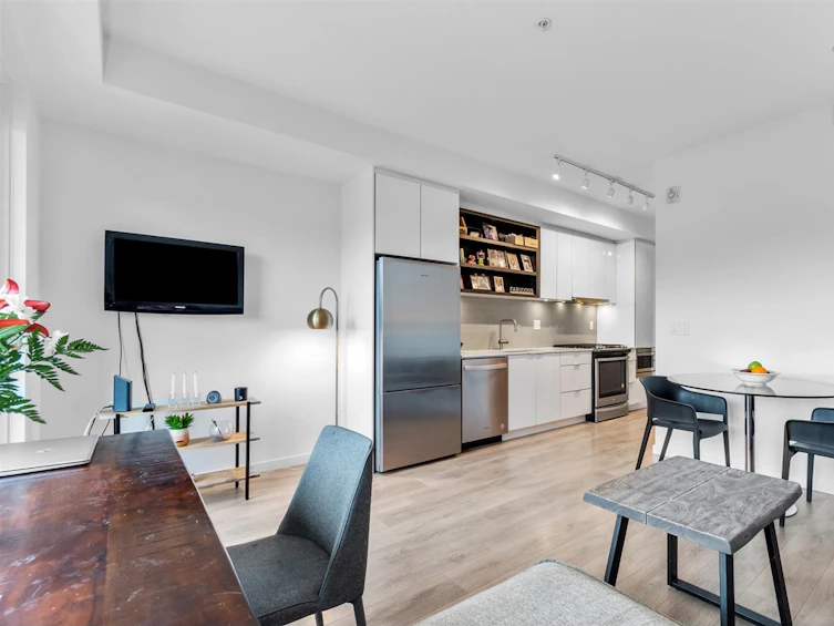 414-725 Marine Drive, North Vancouver, BC, V7M 0G2