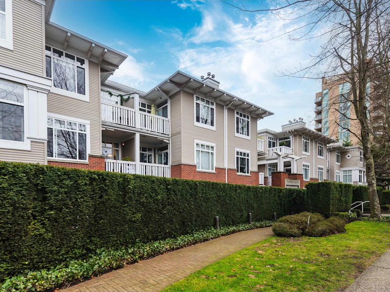 310 - 1675 W 10th Avenue, Vancouver BC V6J 2A2