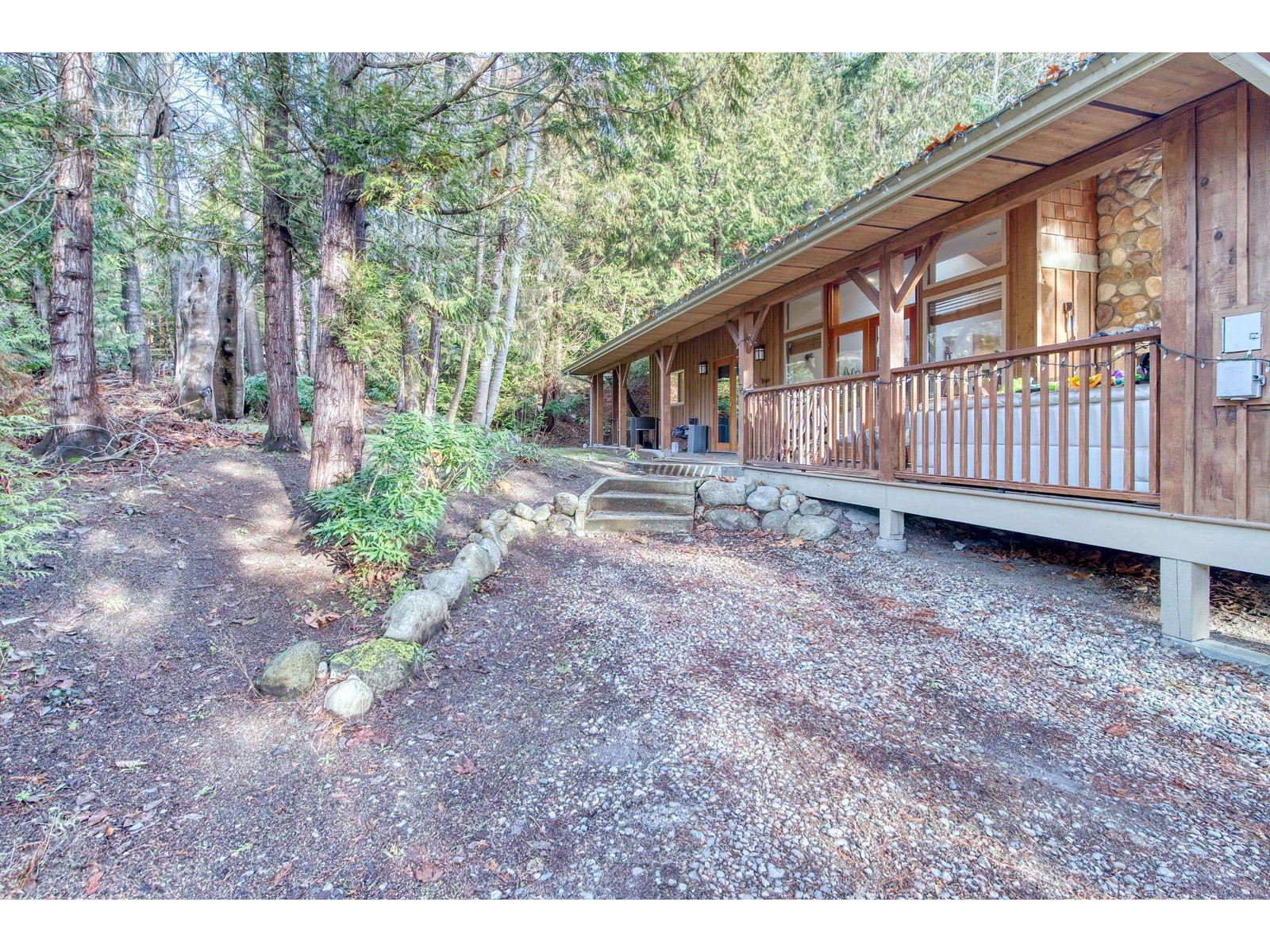 5518 Wakefield Road, Sechelt, BC, V7Z 0N3