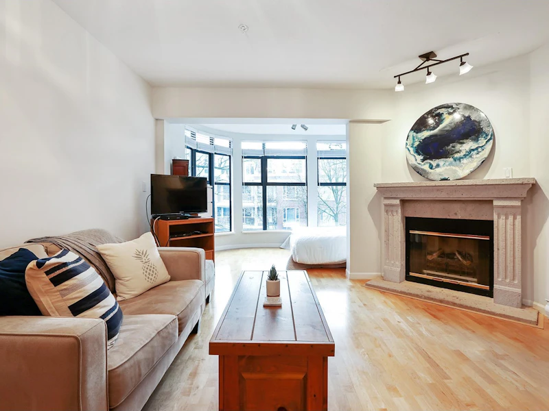 313 - 2181 W 10th Avenue, Vancouver BC V6K 2H7