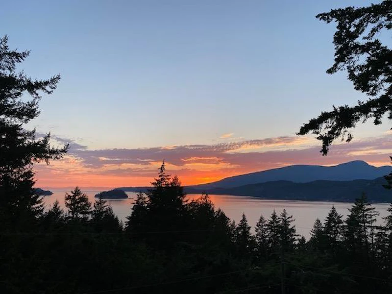 882 Captain's Way, Bowen Island BC V0N 1G2