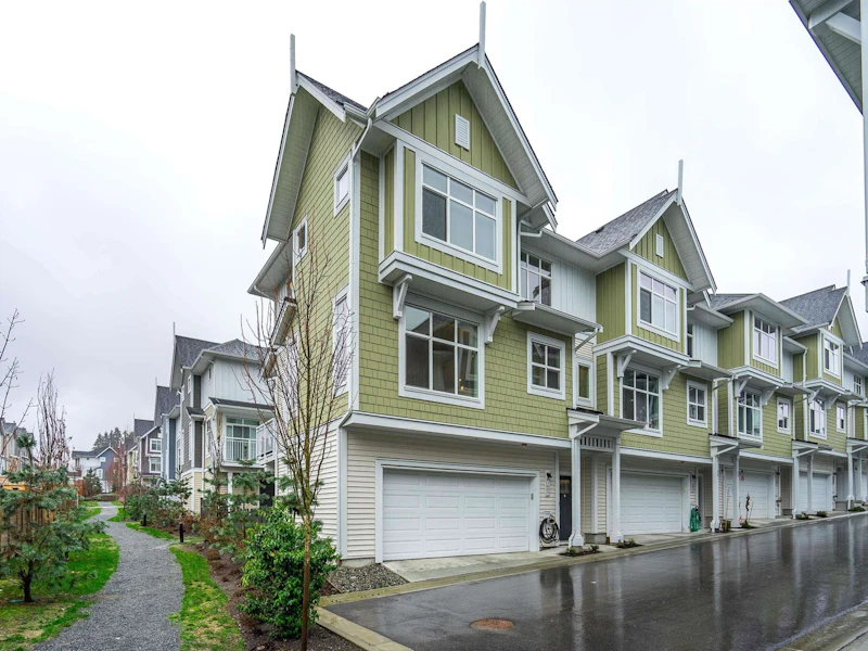 1605 - 11295 Pazarena Place, Maple Ridge BC