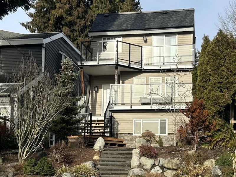 357 Clarence Street, Port Moody BC V3H 2Y1