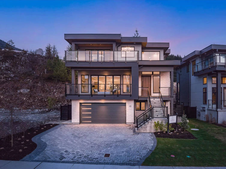 16-3385 Mamquam Road, Squamish, BC, V8B 0E3