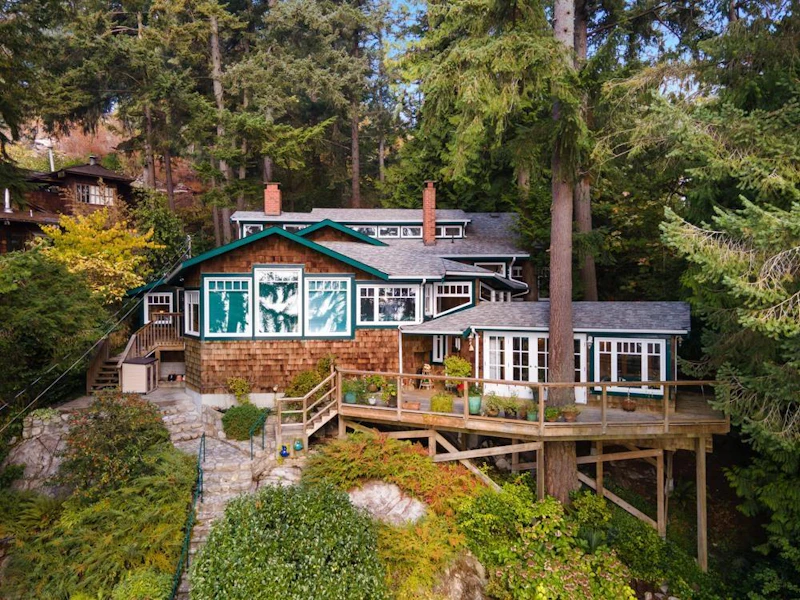 4615 Marine Drive, West Vancouver BC V7W 2P1
