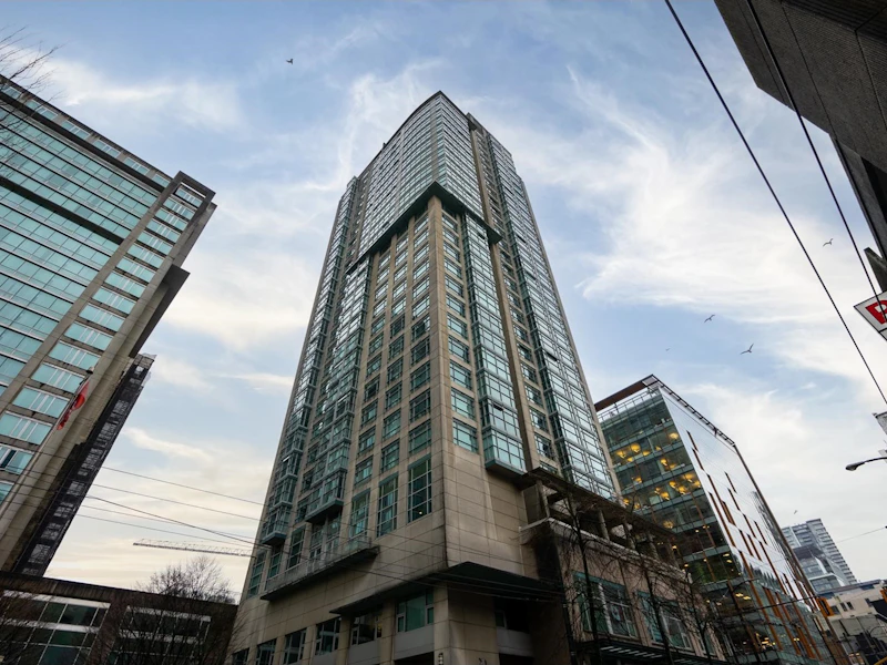2204 - 438 Seymour Street, Vancouver BC V6B 6H4