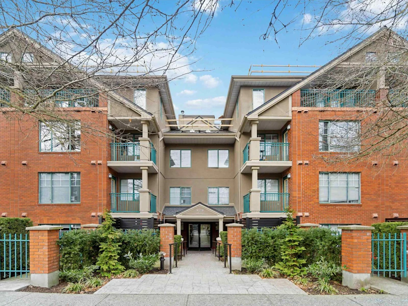 303 - 929 W 16th Avenue, Vancouver BC V5Z 1T3