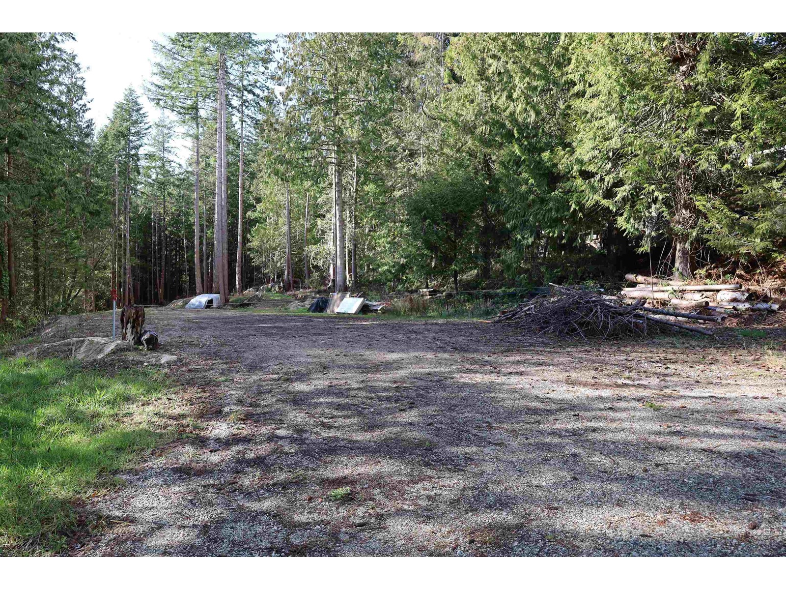1519 Henderson Avenue, Roberts Creek, BC, V0N 2W2