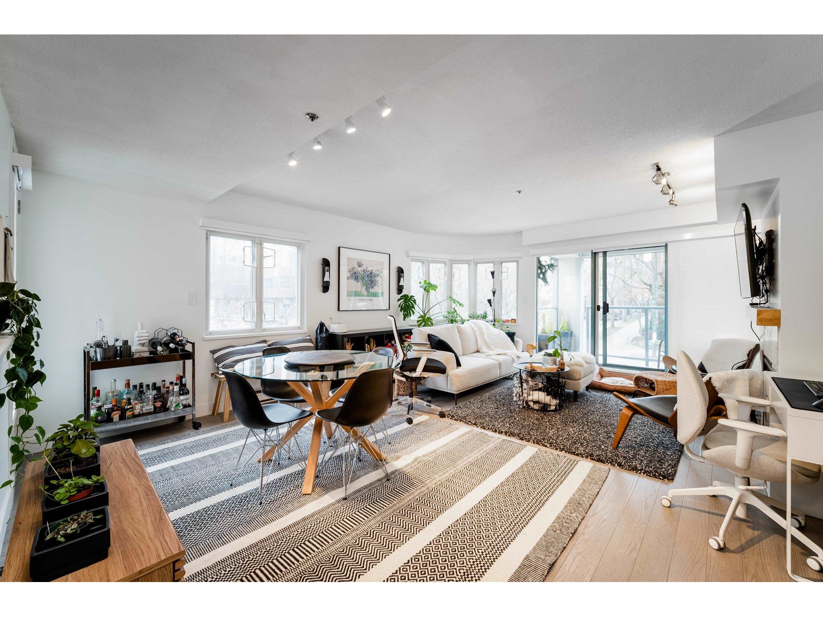 2263 Ash Street, Vancouver, BC, V5Z 4J8