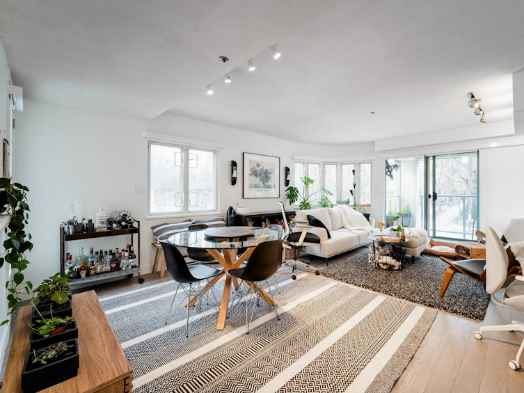 2263 Ash Street, Vancouver, BC, V5Z 4J8
