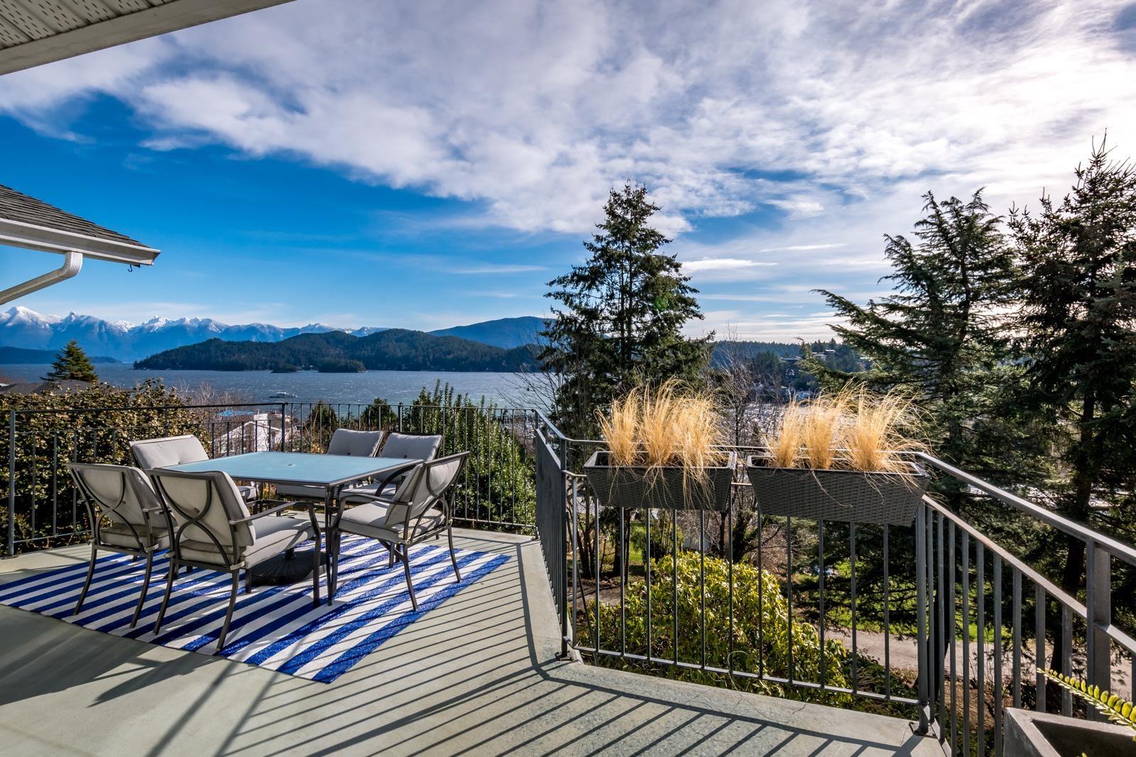 500 Sargent Road, Gibsons, BC, V0N 1V0