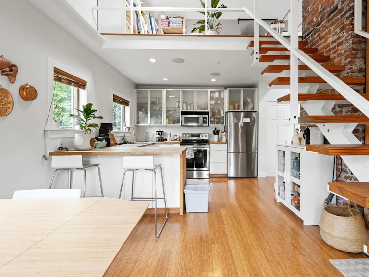 438 West 17th Avenue, Vancouver, BC, V5Y 2A2