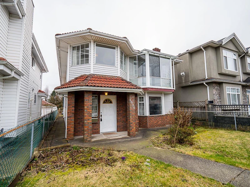 3330 William Street, Vancouver BC V5K 2Z3