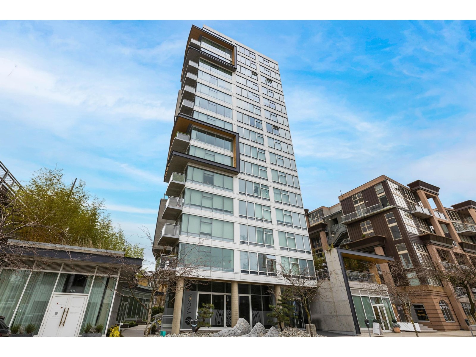 203-1565 West 6th Avenue, Vancouver, BC, V6J 1R1