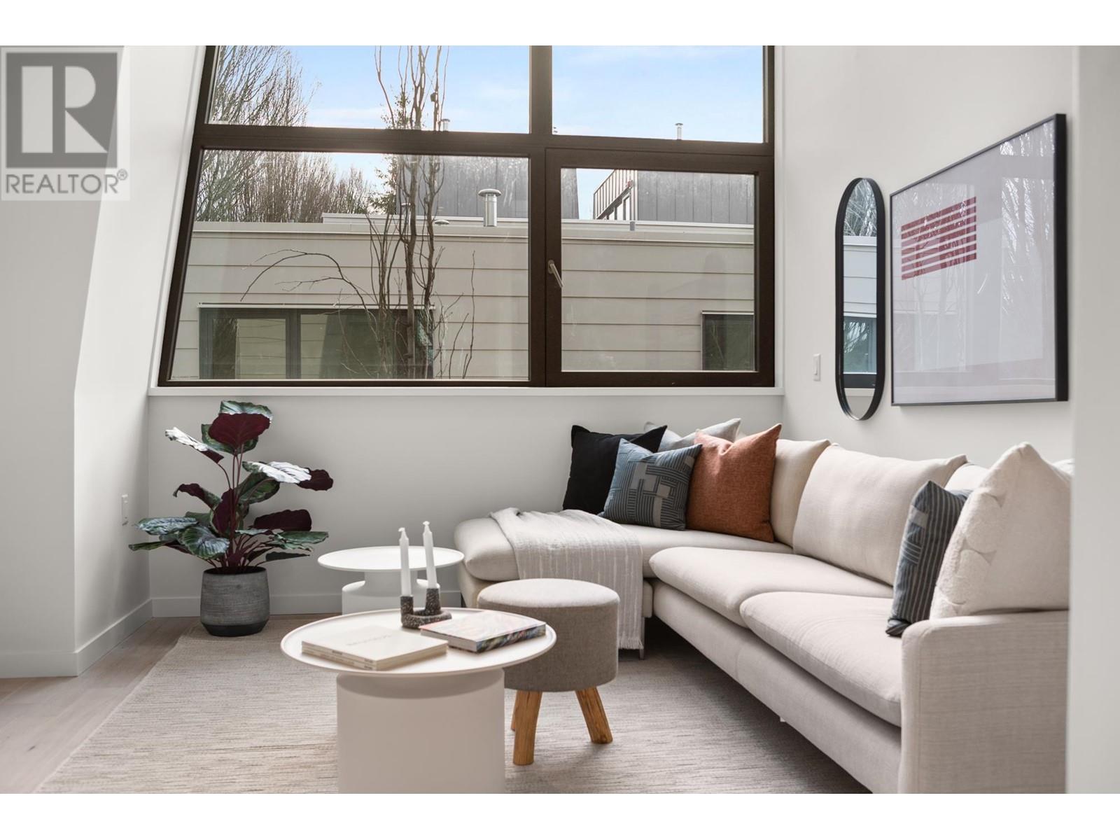 4-6 West 17th Avenue, Vancouver, BC, V5Y 1Z4