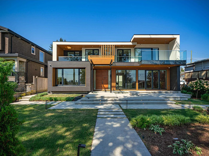 6195 Grant Street, Burnaby BC V5B 2K7