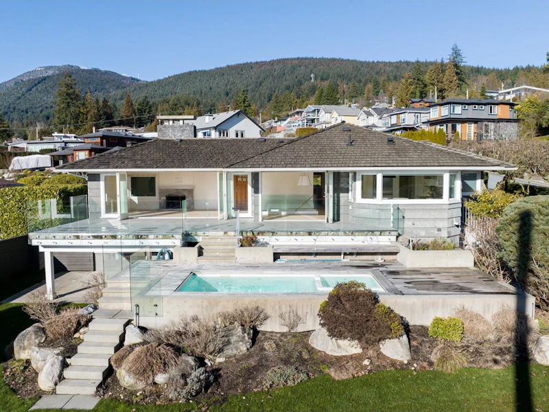 125 Kensington Crescent, North Vancouver BC V7N 2S6